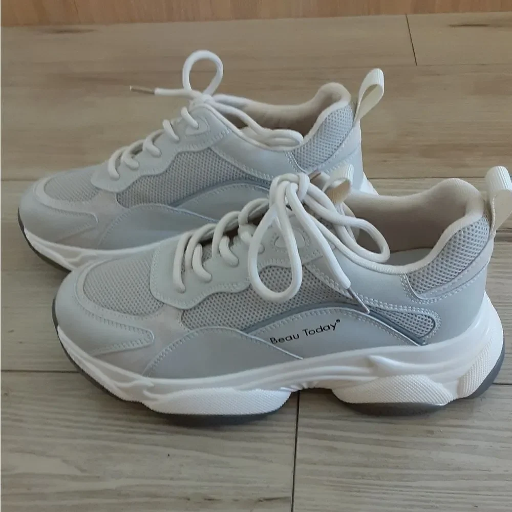 Beau Today Women's Chunky Sneaker, color Beige, size 8.5, NWT